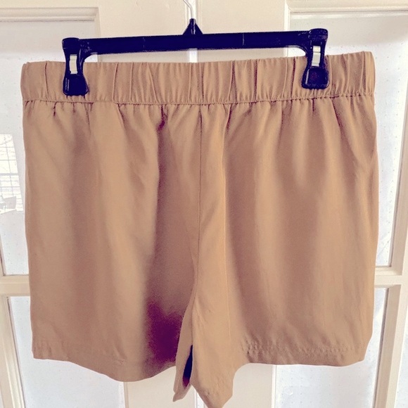 Banana Republic | Tencil Pull On 4”Inseam High Waist Tan Dressy Shorts - Picture 5 of 11